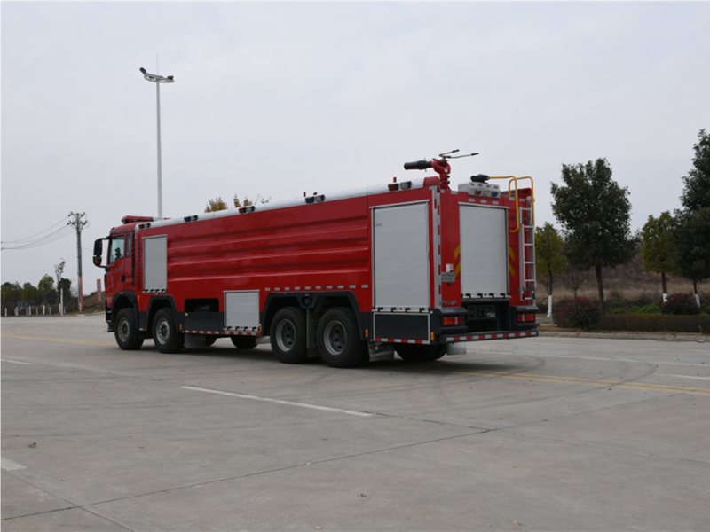 重汽豪沃25噸水罐消防車(chē)